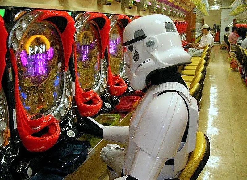 日本人每年在弹珠房里输掉的钱,是拉斯维加斯收入的30倍