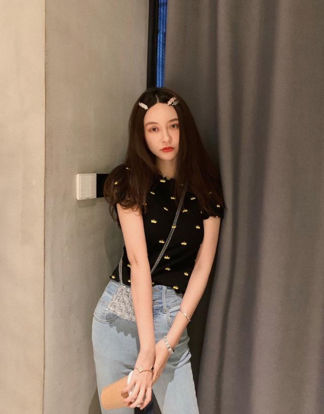 张大奕微调后事业开挂!不但颜值身材在线 时尚感比素人出众不少