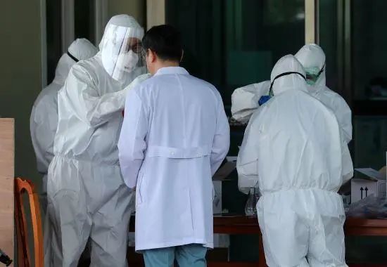 韩国一对父女确诊感染新冠病毒1200多人被隔离