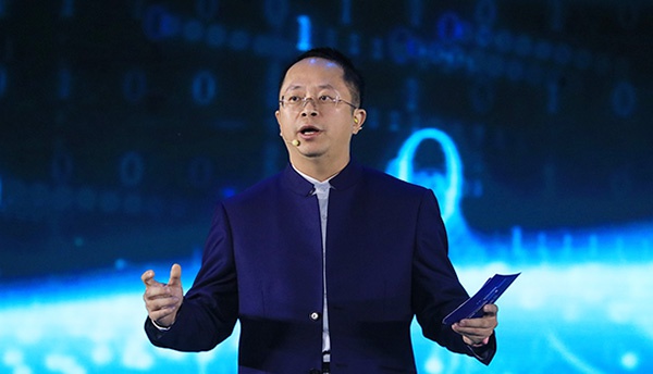 周鸿祎卸任360金融董事长,其助理洪兆接任|周鸿祎|360金融_新浪新闻