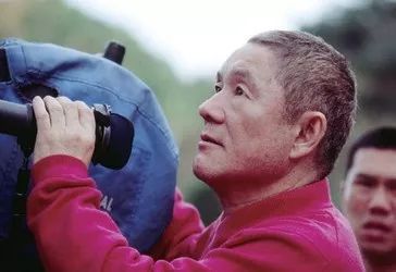 出轨18岁情人,72岁净身出户:这个男人到底有多野?