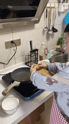 04   当狗子偷走了铲屎官的假牙…   狗子:没看见你牙啊,这是我的牙啊