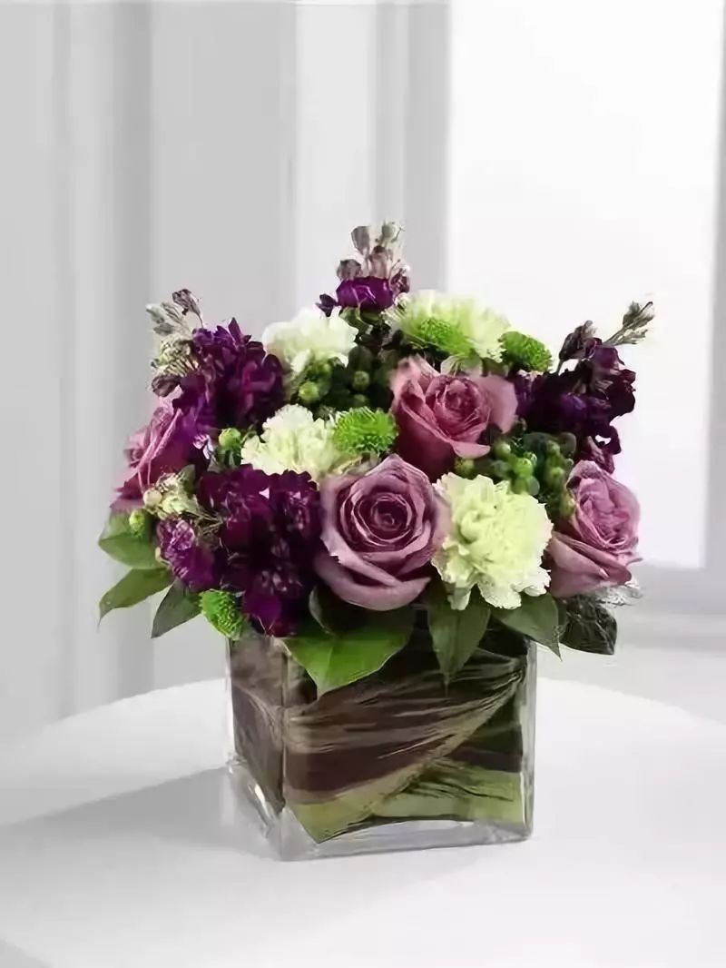 就算只有3朵花,也照样能插得很漂亮
