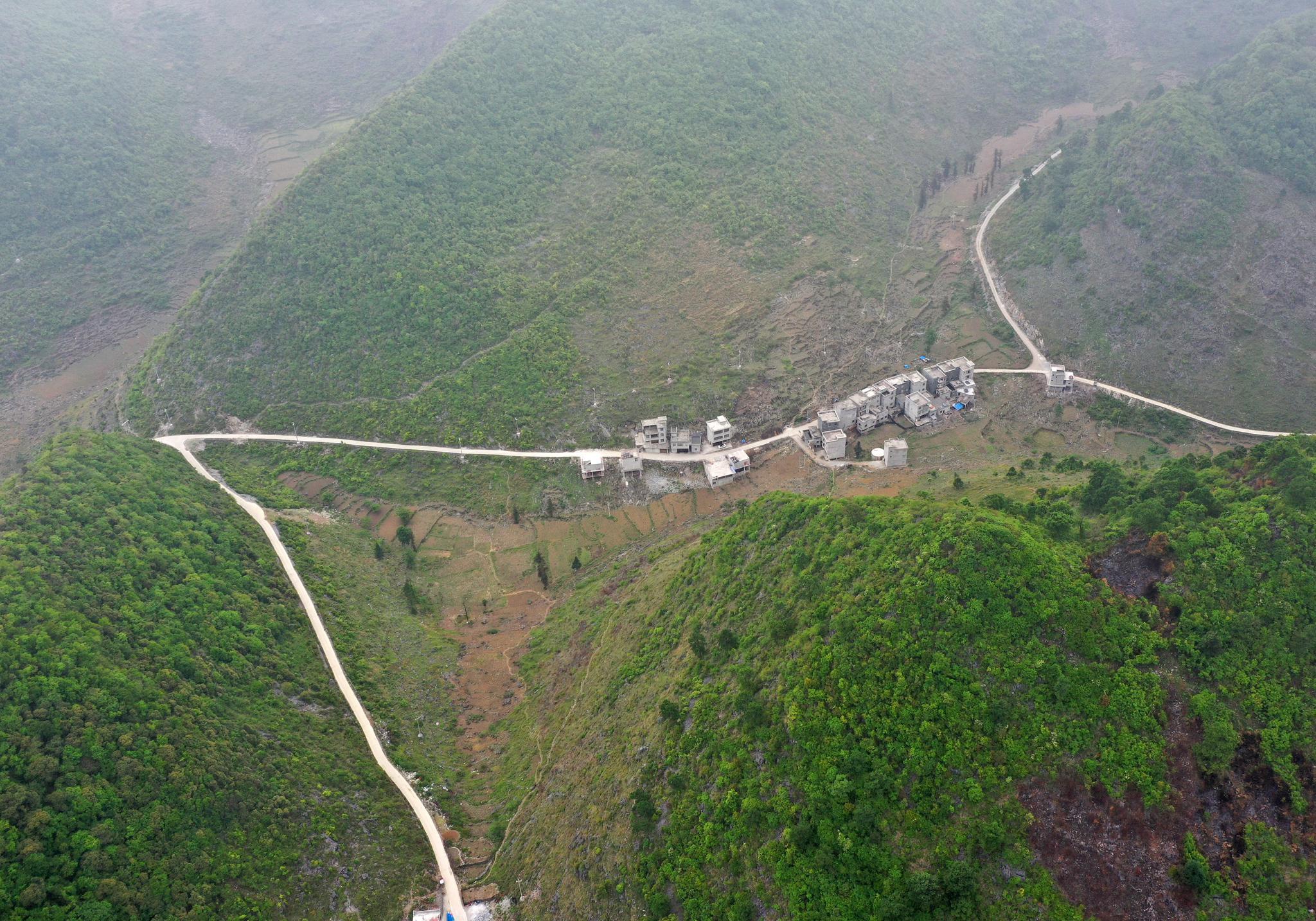广西隆林:乡村纵横"脱贫路"