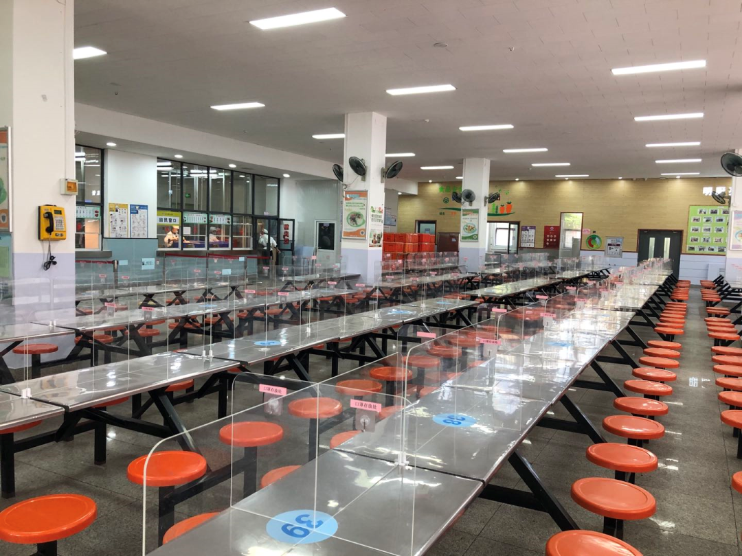 天津耀华中学食堂应对疫情做出调整此外,张文宏认为,科普非常重要