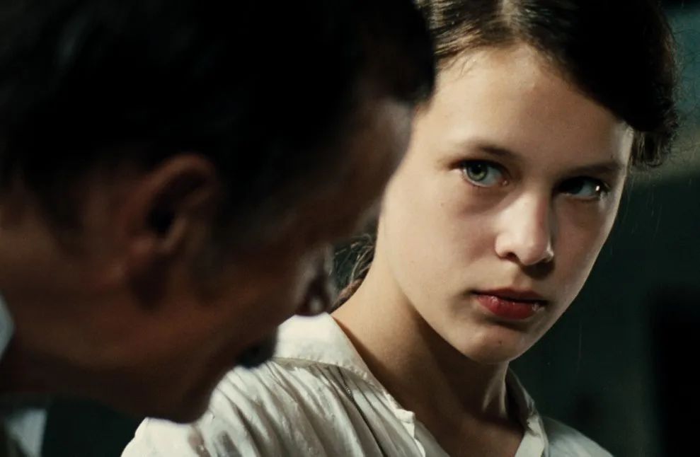 她的表演,宛如精灵附体|温蒂妮|威尼斯疑魂_新浪新闻