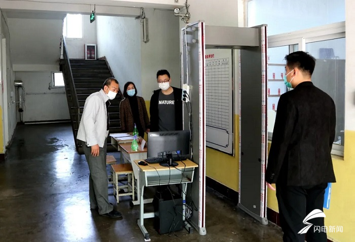 附属高中,济宁一中,金乡金育中学四所学校,实地考察校园红外测温仪的