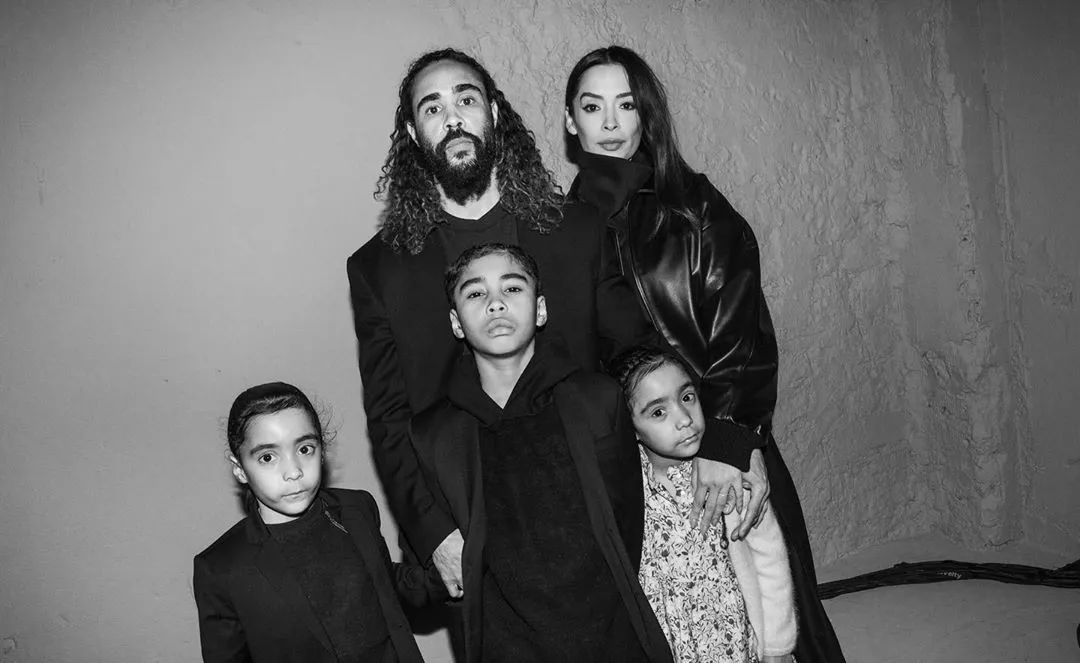 jerry lorenzo本次也是请到自己的儿子jerry lorenzo manuel iii 担任