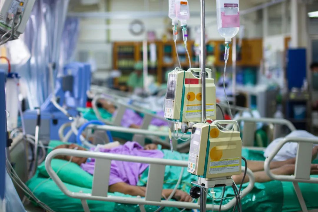 专家指出零号病人可能来自加州美国将有至少80万人死亡今冬或将面临第