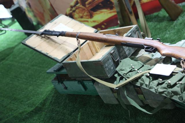 后经历1884年的中法战争后见识到西方武器的厉害,认为研制出先进武器