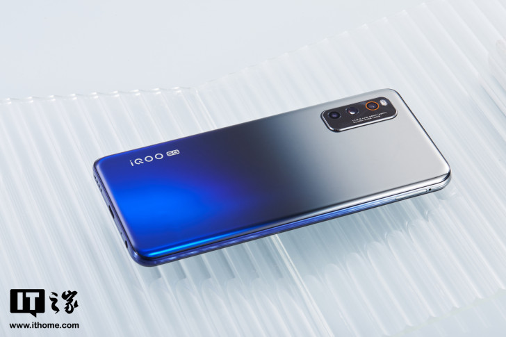 【it之家开箱】iqoo neo3夜幕黑配色开箱图赏