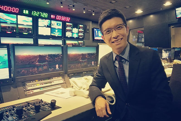 朱广权,一个让李佳琦闭嘴的男人