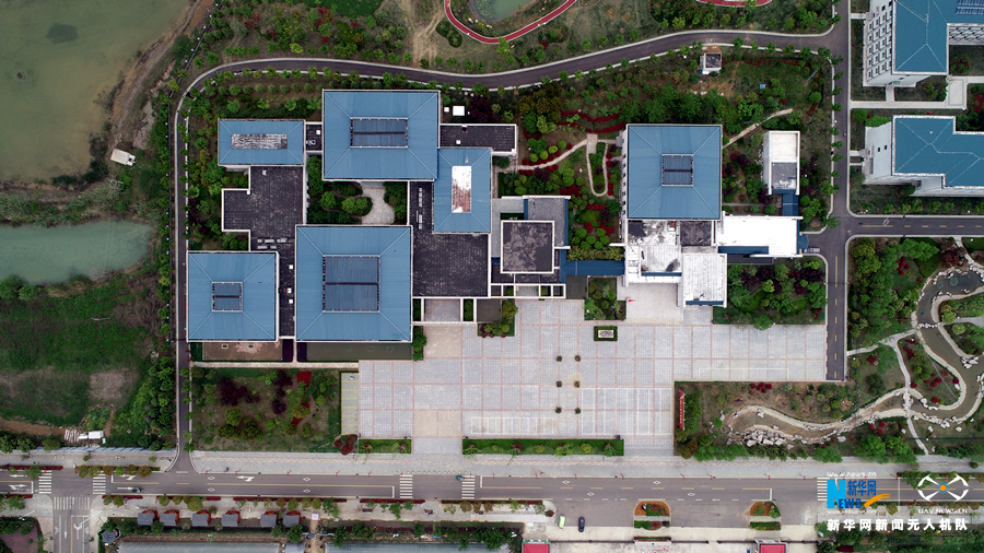 40多年前,小岗村率先实行包产到户,开启了农村改革的大幕.