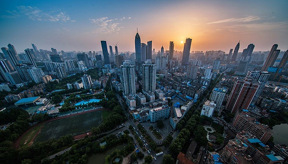 2020广州一季度gdp_2020年全国前三季度GDP出炉,武汉中部第一,长沙是南昌的两倍