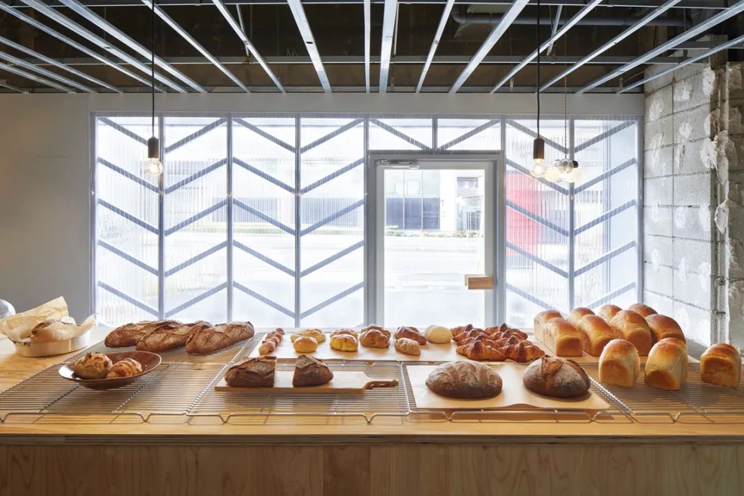 日本清新工业风面包店,小空间也有大讲究!