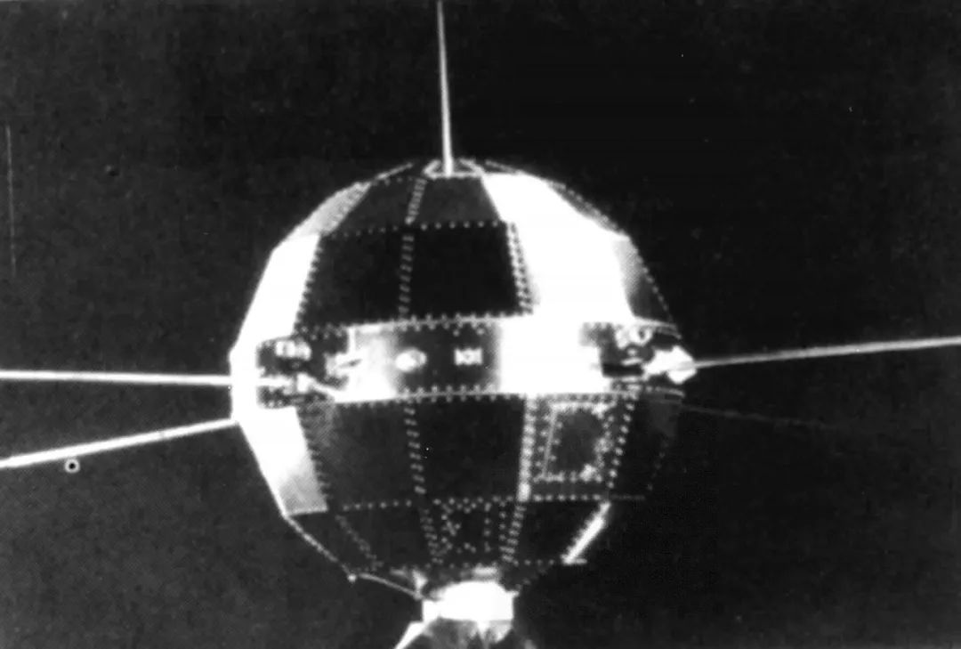 ▲资料照片：1970年4月24日，长征一号运载火箭成功发射我国第一颗人造地球卫星“东方红一号”。新华社发