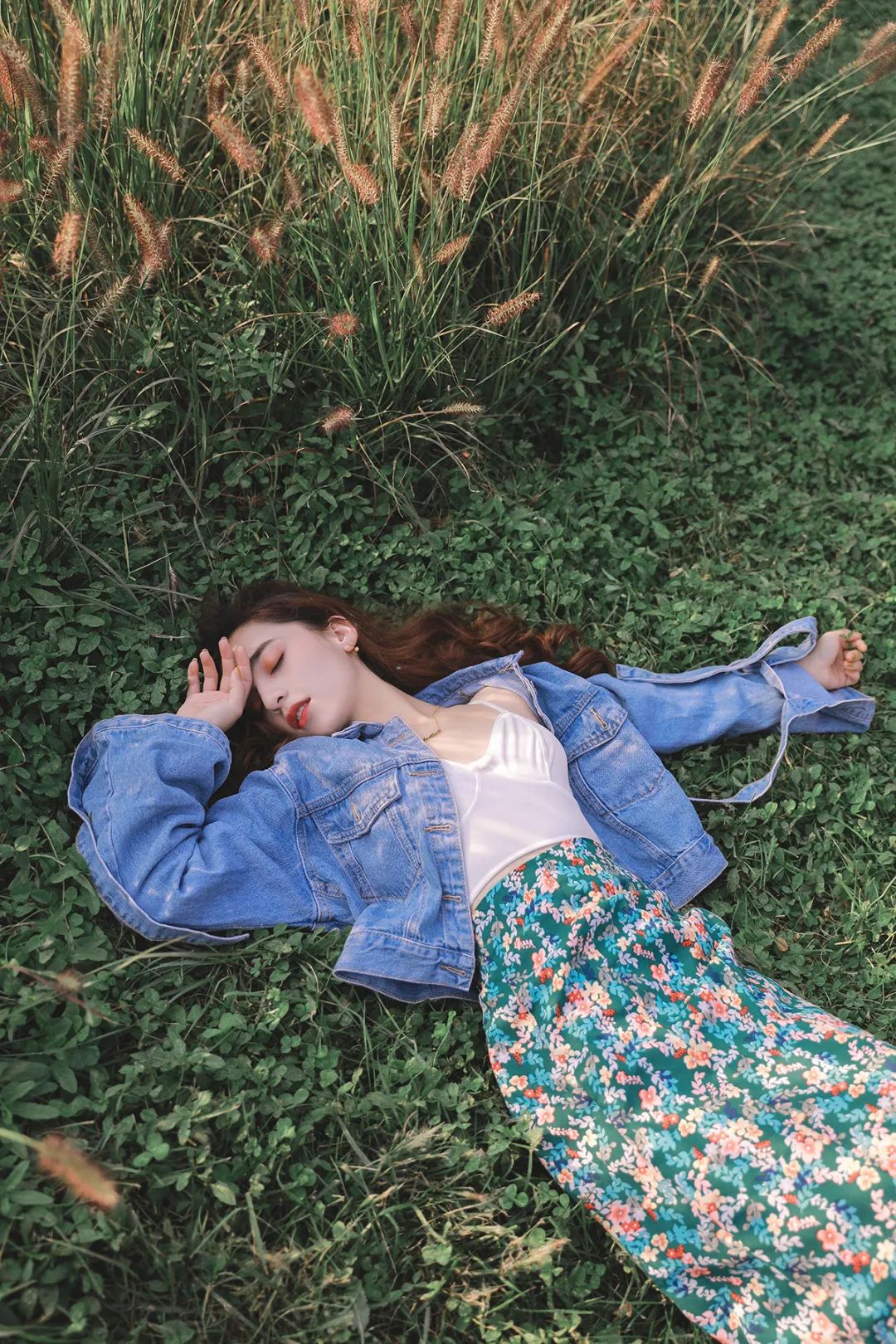 尼龙校花|油画少女出走记,新疆女孩麦迪娜的美丽进阶!