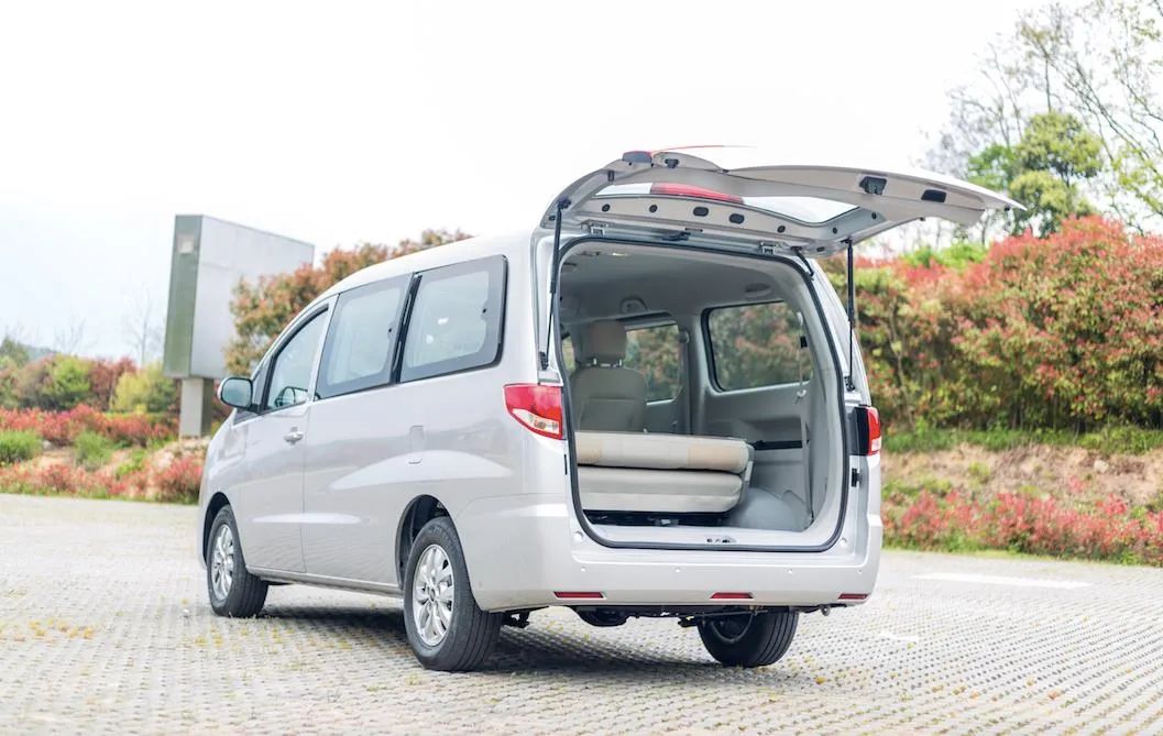 这款柴油版mpv的出现,让众多创业者喜不自禁:这才是我们想要的