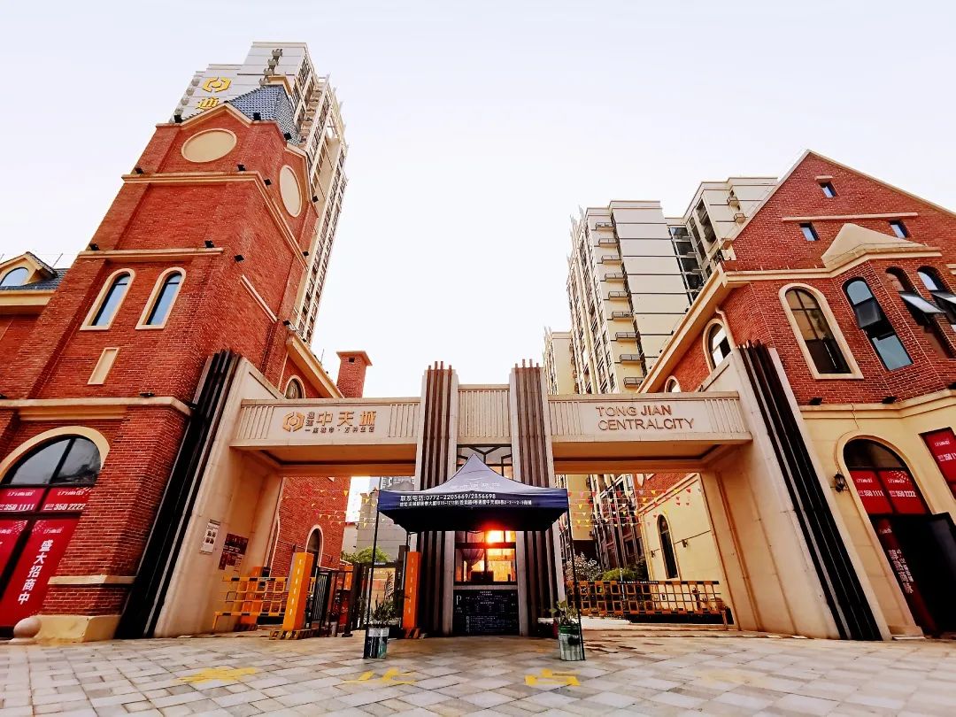 速看!柳州网红楼盘火爆热销,斩获一季度销售榜首,原因到底是.