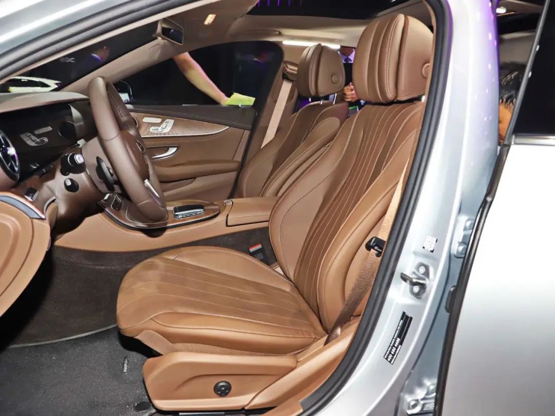 不同材质座椅的优缺点,买车前不搞清楚100%后悔!