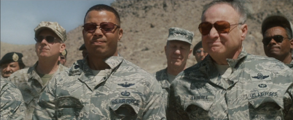 12个你不知道的钢铁侠穿帮镜头漫威与列文虎克1