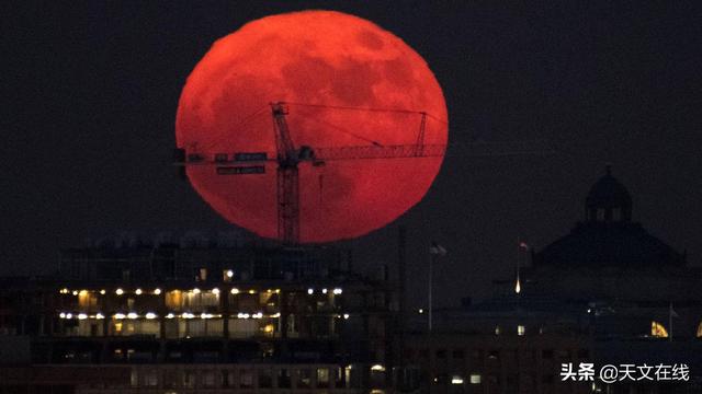 红色方形月亮，一场超现实梦境的深度解析