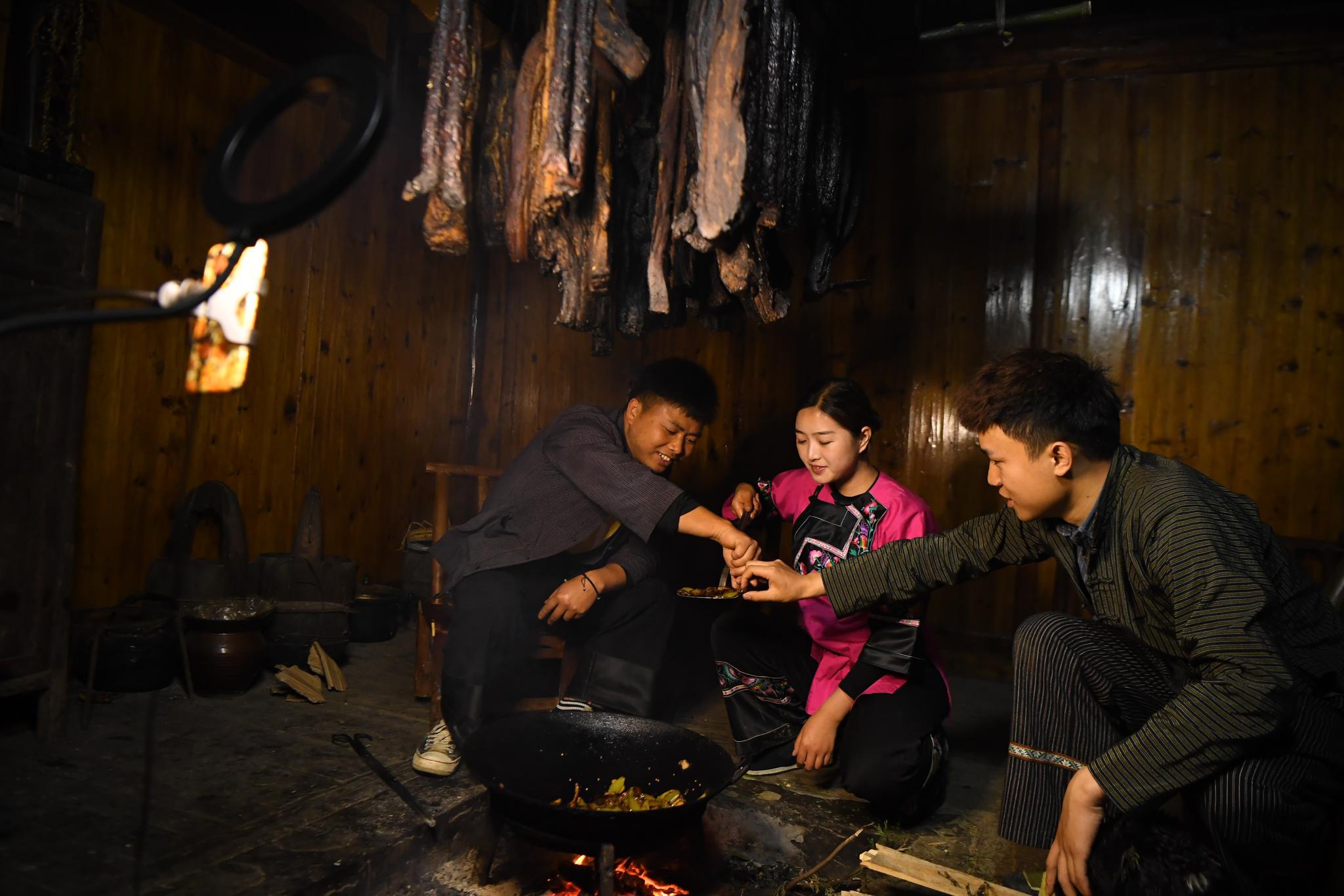 十八洞村里的苗乡网红