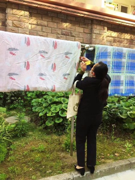 春光明媚洗晒好时节 华东政法大学为学生贴心晒被子