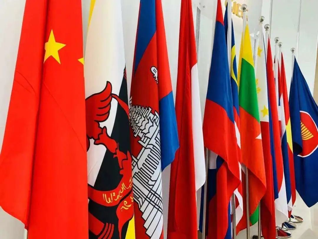 日本的"正名"运动:姓氏再换回前,"脱亚入欧"一百年后的回归?