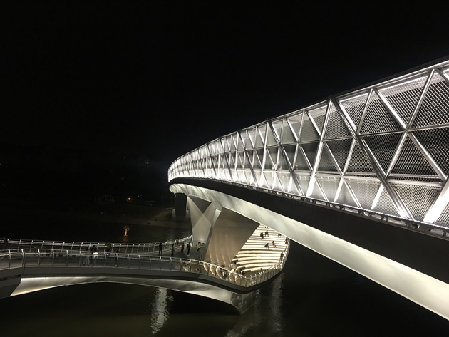 五一哪里去打卡成都新网红莫比乌斯环桥