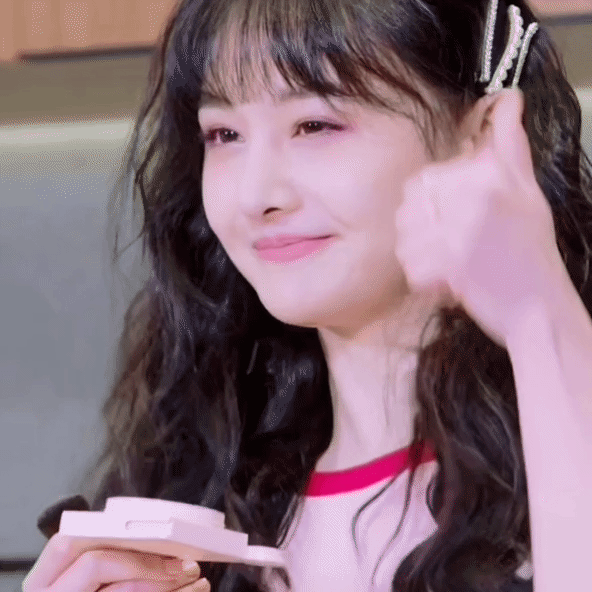 郑爽直播状态开挂:人无法用同一个自己,去换不同的未来