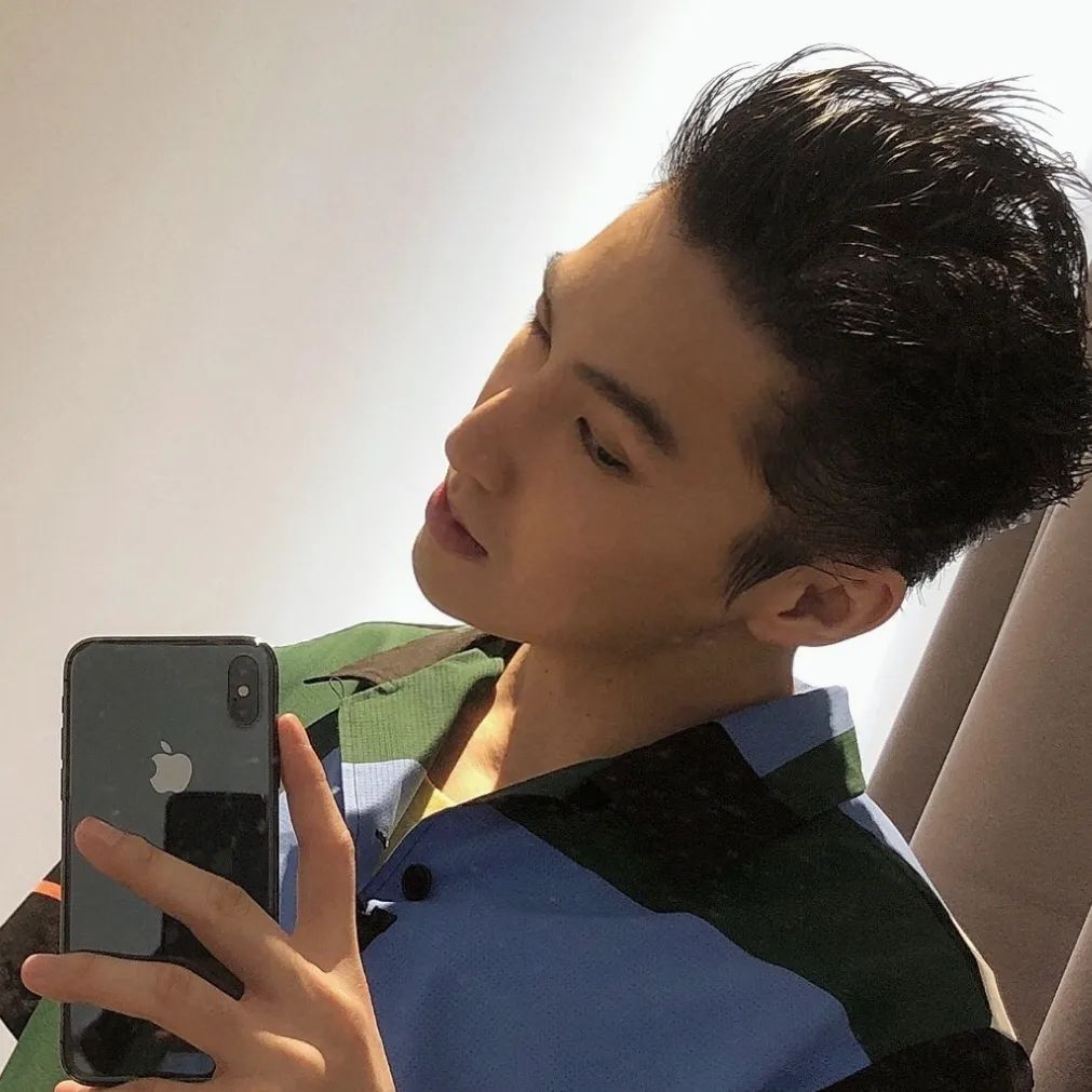 有趣才行,同时旅行,健身(还要拉着未来星之类的),自拍可不能拉下95!