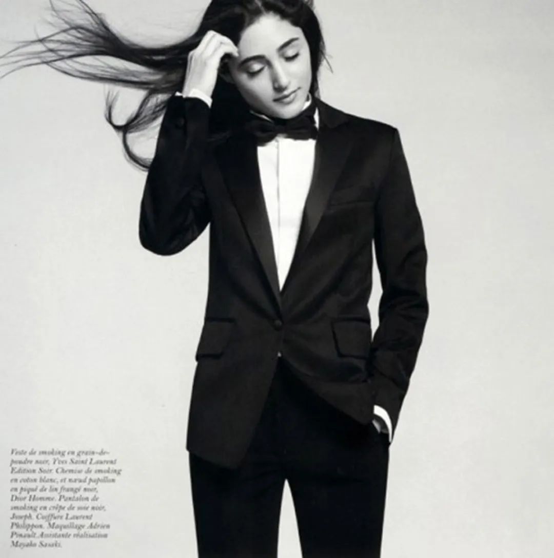 舔屏一张照片她被祖国永禁