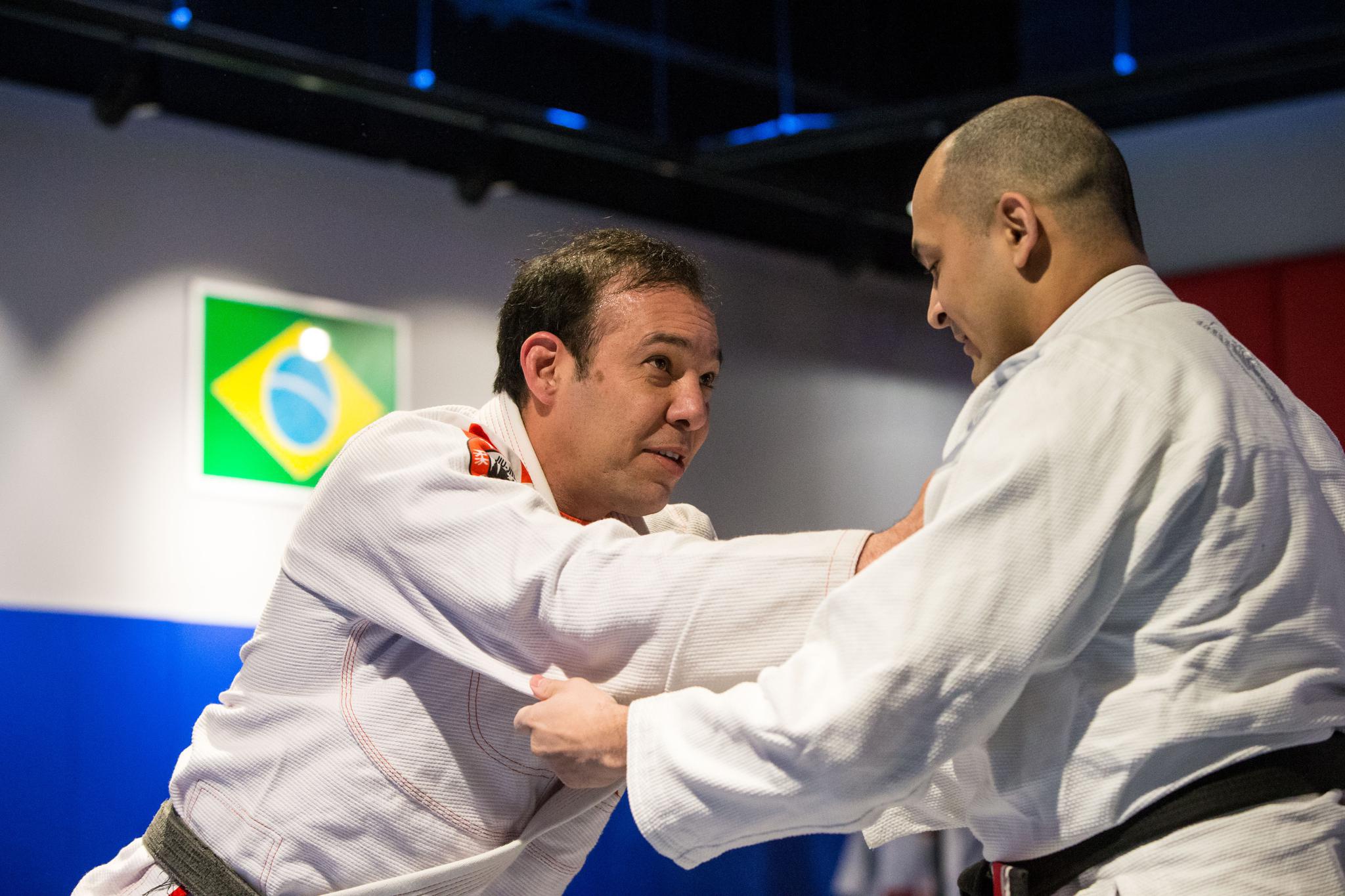 为武汉加油的巴西柔术教练在努力帮助家乡抗击疫情