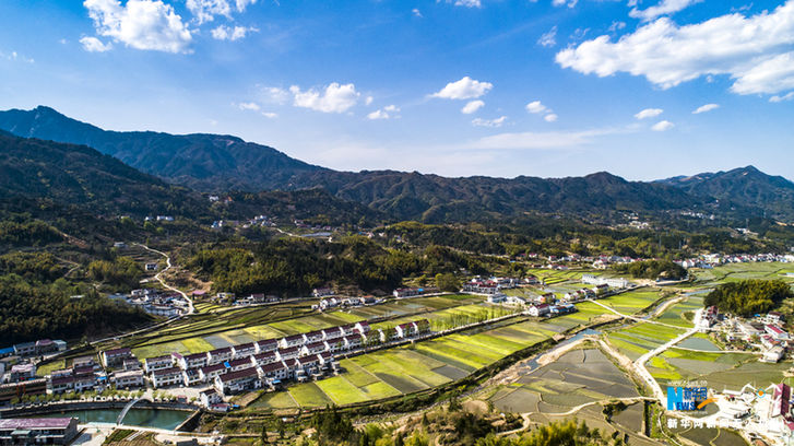 安徽省嶽西縣主簿鎮山間梯田景觀.