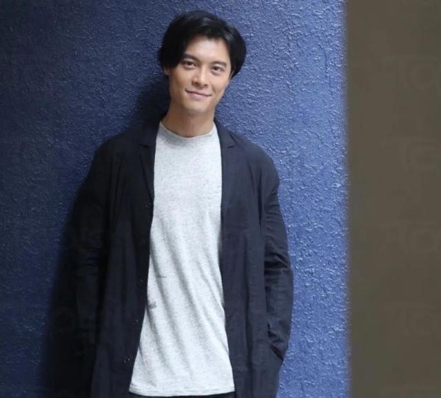 34岁黎振烨趁老婆怀孕与港姐偷食,15年爱情终究抵不过现实诱惑