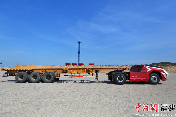 全省首台自主研发的无人驾驶卡车在漳州开发区实际场景落地测试