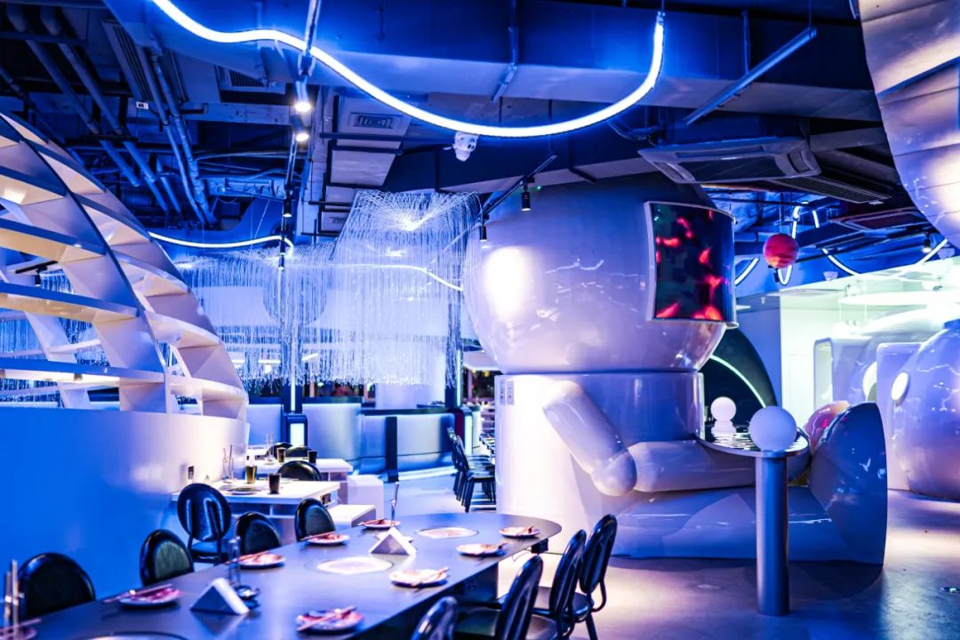 魔都首家太空舱火锅店来了,坐在宇宙中心涮牛蛙!|火锅店|麻辣_新浪新