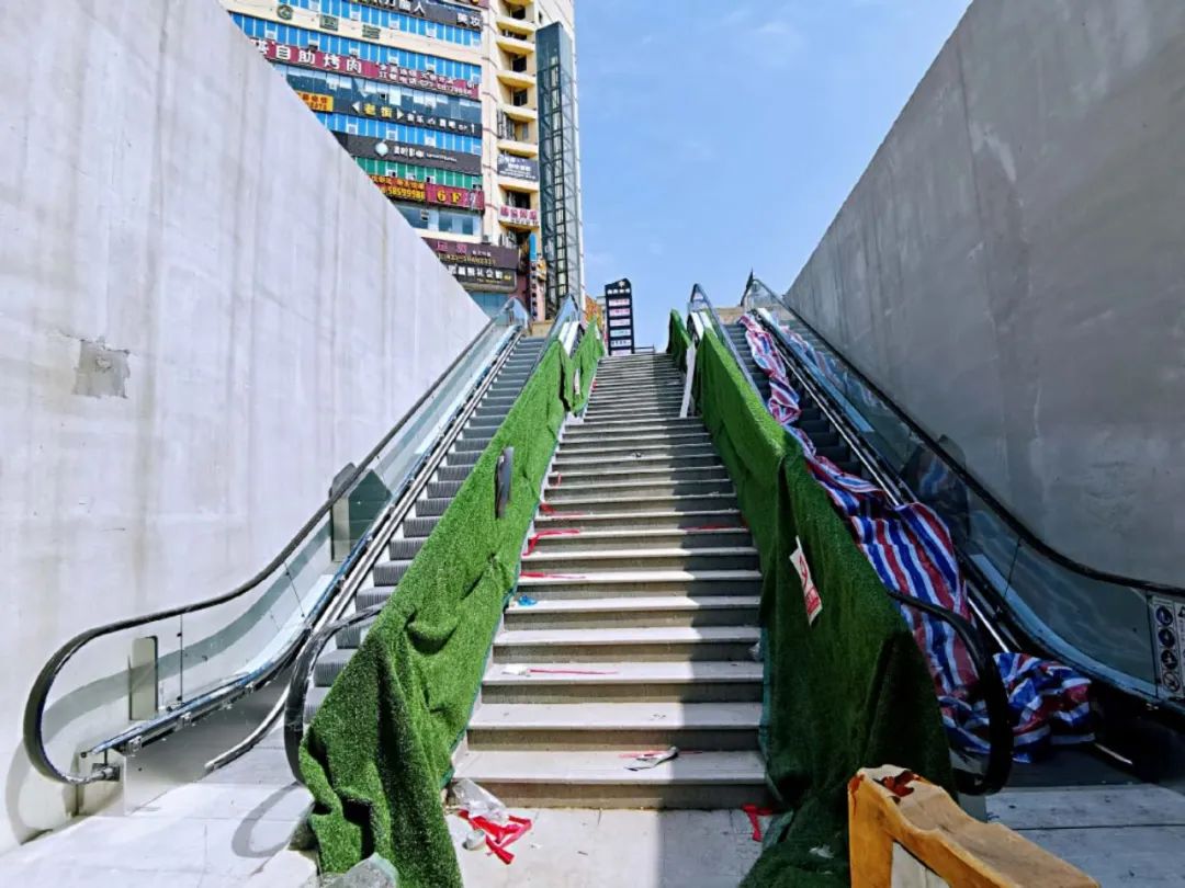 真方便!万州又一大型地下通道将投入使用!还装了多部电梯!