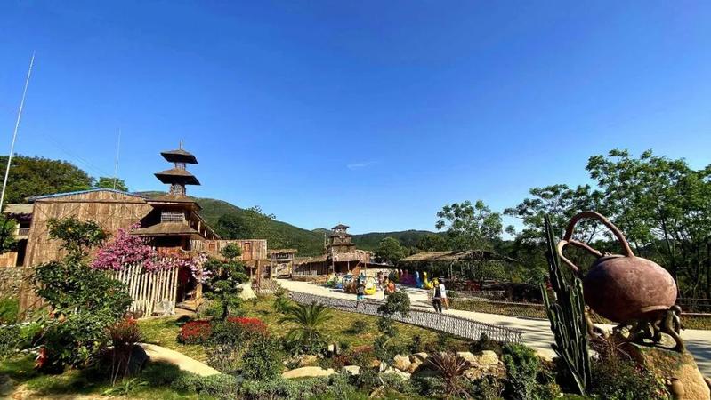 梅州大宝山温泉旅游度假区是一个以乡野文化为主题,集休闲,养生