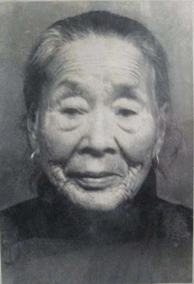 被遗弃的美女特工,潜伏大陆30年从未被召回,只好嫁一农民连生8子