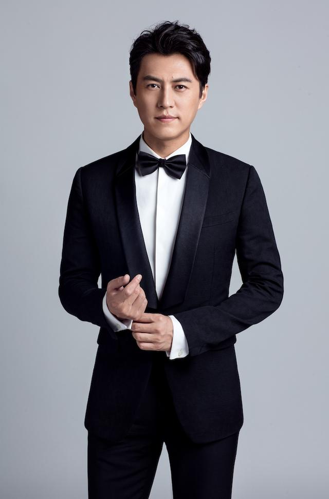 靳东回应饰演落魄中年男:颠覆形象不是为了刻意改变