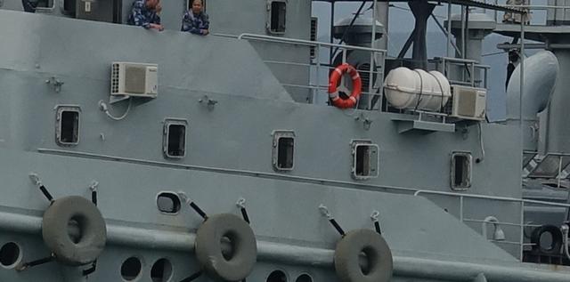 别小看拖轮这可是中国海军最重要的保障船可怎样才能辨别出来