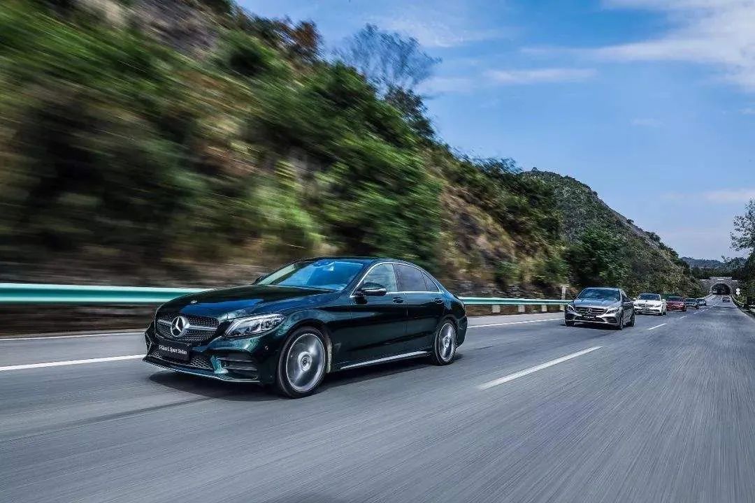 过去一年越来越多的普通老百姓开上了奔驰宝马