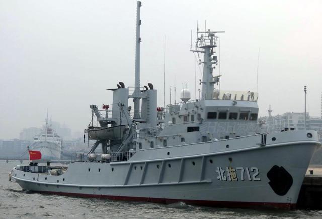 别小看拖轮这可是中国海军最重要的保障船可怎样才能辨别出来