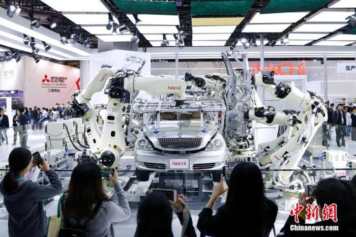 资料图：汽车制造平台。中新社记者 韩海丹 摄