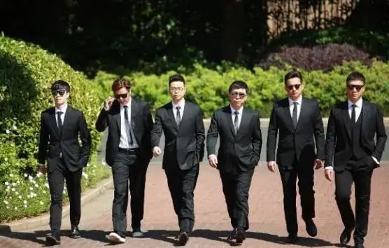 《极限6》首张全家福出炉,阵容大换血后,男人帮真变成男人团了?