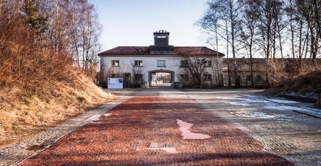 这个印第安血统美国军官竟下令机枪处决纳粹战俘