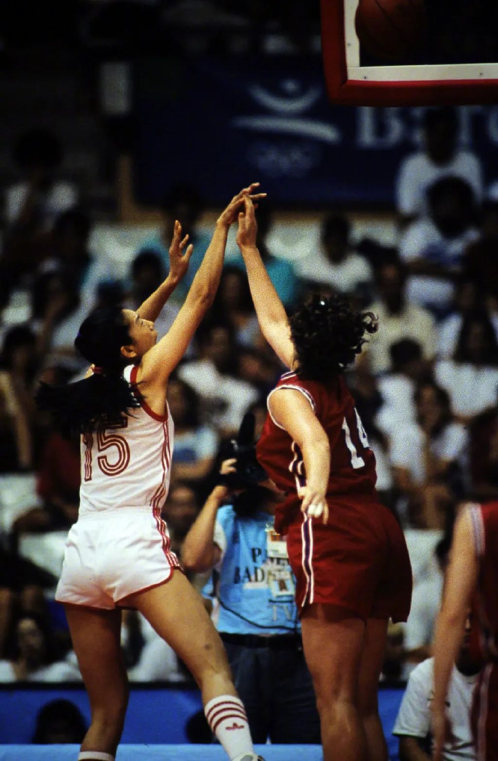 历史记忆 | 1992年中国女篮勇夺奥运会银牌!