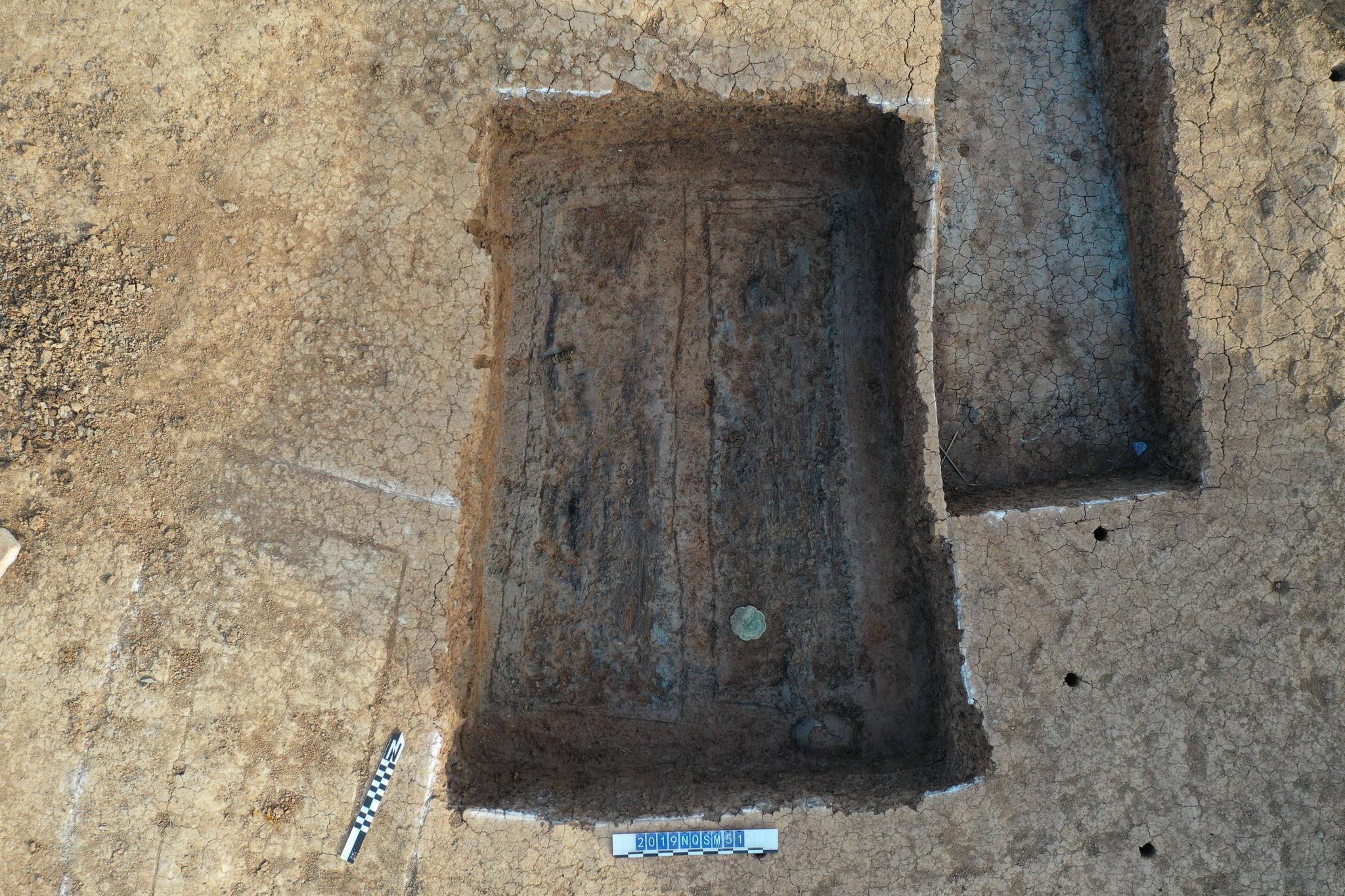 石门坎古墓葬群位于秦淮区,东至紫金西路,南至光华路,西至御道街,北至
